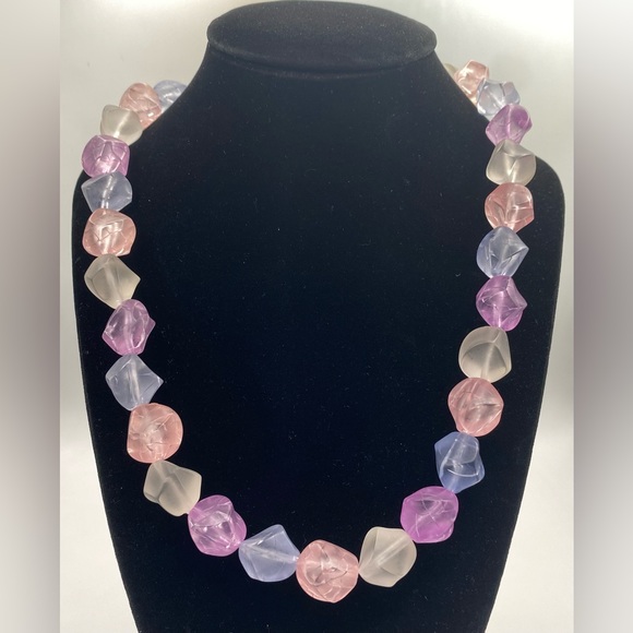 Large Beaded Necklace Beautiful Colors - Picture 3 of 7